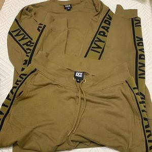 Ivy Park Sweatpants Set